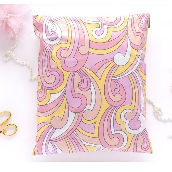 Other - Spring Fling 14x17 Designer Poly Mailers Pack of 25 ~PRICE IS FIRM